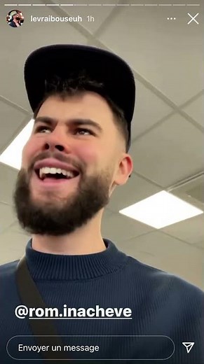 Toute la team Croûtons ont une coupe de cheveux bizzard au local