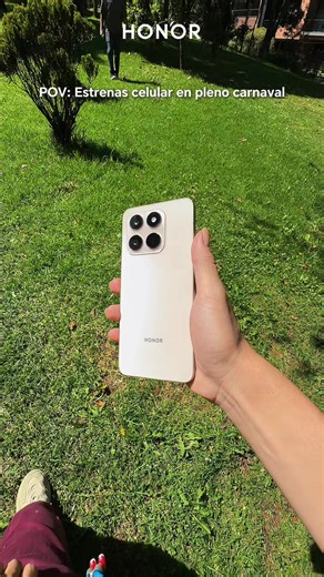 Estrenar un HONOR 400 Smart significa cero miedo a la espuma, al agua y a los