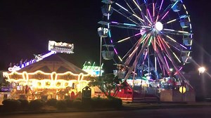 🎡Edenton NC - the Chowan Fair is in full swing! Come get your share of Fun and Food! We open at 4p daily now - Friday and 11am- Midnight on Saturday. 🎠Daily Unlimited Ride Wristbands are only $20. And we have great Carnival Eats on the midway from Funnel Cakes to Cotton Candy & Sausage/Onions to Chicken/Fries and so much more yummy food. ChowanFair.com has the info. 🍔🌭🍿🍋🥤🍭🍧🎯🏀😎 | Dreamland Amusements