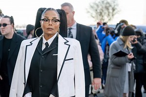 Janet Jackson Serves Up Smoldering Instagram Photo On First Night Of Her 'Together Again' Summer Tour