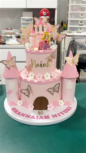 Princess/ Castle cake | Sweet Savy by RA