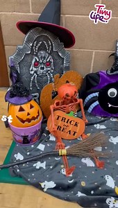 1K views · 11 reactions | 퐇퐚퐥퐥퐨퐰퐞퐞퐧 퐓퐢퐧퐲퐓퐢퐦퐞 퐚퐭 퐒퐨퐮퐭퐡 퐄퐚퐬퐭퐞퐫퐧 퐓퐫퐮퐬퐭  We celebrated Halloween at TinyTime this month with some sensory play, we also had a visit from Ruth from Mini Mellow Beats and enjoyed some music and dancing  Doesn't everyone looks great in their costumes! #Halloween #TinyTime #SouthEasternTrust #TinyLife | TinyLife | Facebook