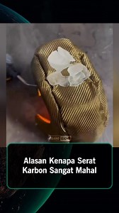 Komposisi Karbon Tinggi: Serat karbon terdiri dari atom karbon murni yang diolah pada suhu ekstrem (hingga 3.000°C) selama produksi, membentuk ikatan yang sangat kuat dan stabil secara termal. Struktur Stabil: Struktur kristal yang rapat dan stabil membuat serat karbon tidak mudah bereaksi atau menyala seperti material organik lain. Kurang Volatil: Tidak ada banyak senyawa mudah menguap (volatil) yang bisa terbakar pada serat karbon, berbeda dengan plastik atau kayu. Sifat Isolasi: Struktur sepe