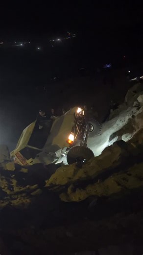 Some Monday night Chocolate Thunder action 😎 #koh2026 Sponsors / supporters @al_and_eds_autosound_ontario @atlassuspension @blackwidowexhaust @maximumoffroadtransmissions @viaircorp @voswitch_official @revolutionengines @galindooffroad @dirtdirect | Johnson Valley Crawlers