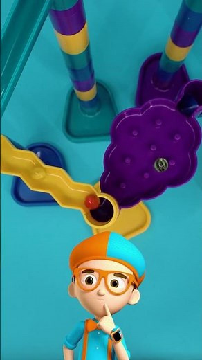 🟠 Blippi Constrói uma Pista de Bolinhas de Gule! 🔵 #shorts #blippi #educação