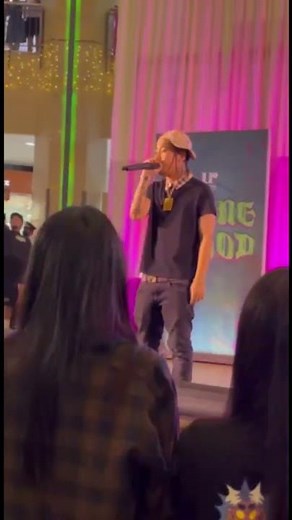 Shanti Dope performs new single “Tricks” #YoungBlood at Market! Market! #shorts