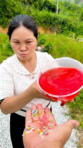 Don't waste water and the funny way to ask for water 💦