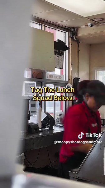 🥗✨ It’s Chicken Salad Monday at Snoopy’s! Customize your plate — from the classic Club Sandwich 🥪 to a Pint of salad 🥗 made just the way you like it. Raleigh’s favorite sandwich is just $1 OFF today only! Don’t miss out! 🔥 ⸻ #ChickenSaladMonday #RaleighEats #RaleighFoodies #RaleighNC #SnoopysHotDogs