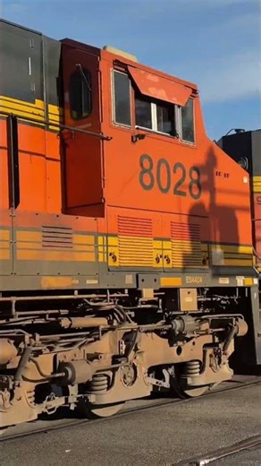 BNSF 6894 leads southbound CSX I188 in Newnan, Ga, credit to @dockerysworldoftrains