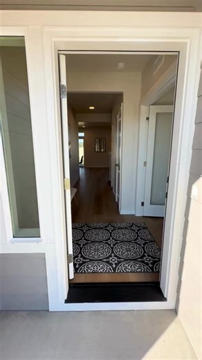 The Timberline🏡 17773 N Onaway Ave., Nampa, ID 83687 $444,990 4 Bed | 2.5 Baths 2,211 Sq Ft Stop by to tour this beautiful move-in ready home! & Don't miss out on our year end savings event! Christy Moore & Hannah Franklin (208) 500-2604 bodlefarms@hayden-homes.com New Home Star Idaho LLC | Hayden Homes - Southern Idaho