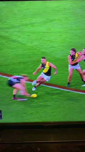 Nick Daicos stealing free kicks! #AFL #aflfantasy #Supercoach #collingwood