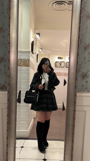 春の桜とツイードセットアップコーデ