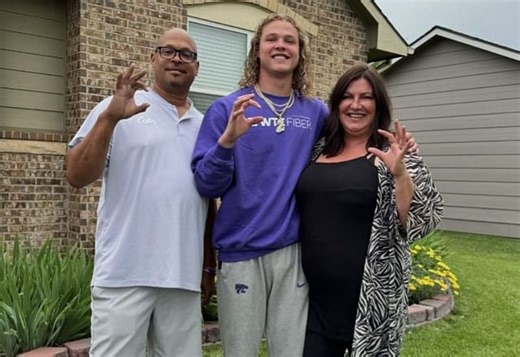 Who are Avery Johnson’s parents? Meet his parents Mark Johnson and Hope Dent.