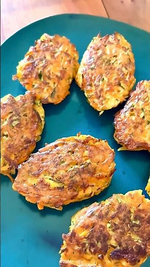 Zucchini-Karotte-Kartoffel Puffer #rezepte #weightloss #servusihrloser #abnehmrezepte #abnehmen