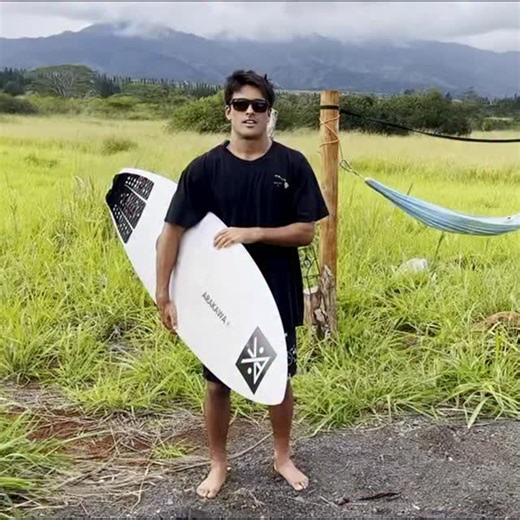 Eric Arakawa Designs on Instagram: "If the RP is our F1 car, this is our Go-Cart: super accessible, easy to control, and an insane amount of fun. @castroraphi gives us his rundown and review of the #Bandit by Arakawa Surfboards. Late to the giveaway? Still get time! How to Enter: 1️⃣ Like and save the original post (NOT this one) 2️⃣ Tag 3 friends in the comments 3️⃣ Share the original post to your story and tag Arakawasurfboards + #NewYearNewBoard Or email “#newyearnewboard” to info@Arakawasurf