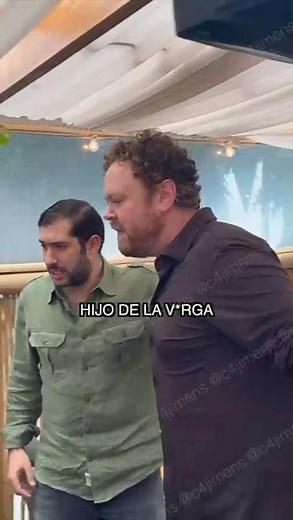 Alfredo Adame arroja un yakimeshi a un mirrey que presuntamente lo llamó “pito-chico”.