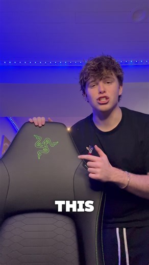 Unboxing the Razer Iskur V2 Gaming Chair