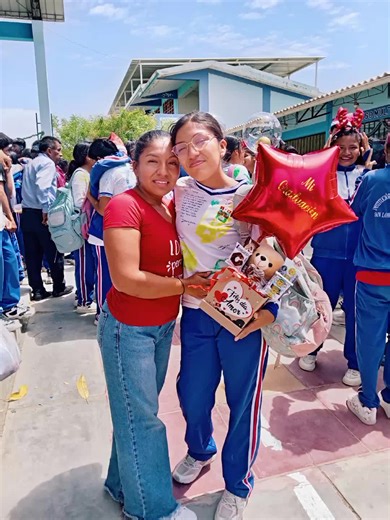 mi amor orgullosa de ti has culminado una etapa más en tu vida .hija te espera un futuro prometedor te amo 🩷😘