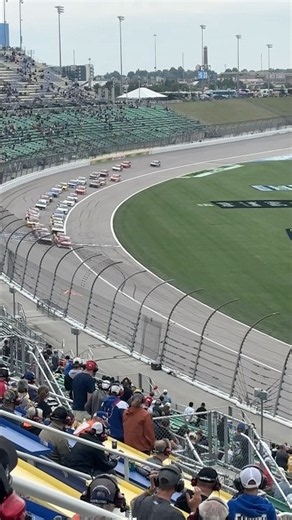 NASCAR CRAFTSMAN TRUCK SERIES RACING AT KANSAS SPEEDWAY