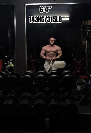 More posts for the post god and more content for the content throne (this is a warhammer reference and a cry for help) #lifttok #gym #gymtok #bodybuilding