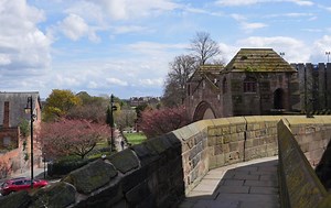 City Walk: Chester's City Walls, Chester, England