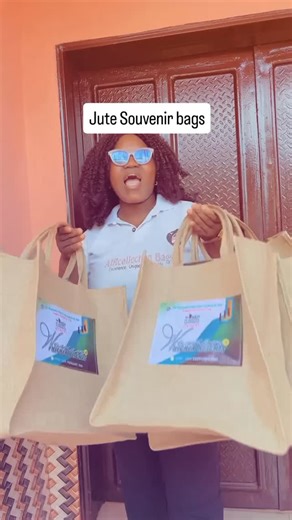 AIRcollection Bags on Instagram: "Our Big Size Jute Souvenir Bags are perfect for: ✔ Weddings ✔ Corporate events ✔ Conferences ✔ Brand promotions etc Strong handles. Spacious interior. Neat finishing. Custom branding available. If you want your event to look premium and organized, this is the bag to choose Bulk orders Nationwide delivery available 🚚 Send us a DM or WhatsApp to order now. Let’s make your event stand out. 08107818564 #aircollectionbags #SouvenirBags #JuteBags #EventSouvenirs #Mad