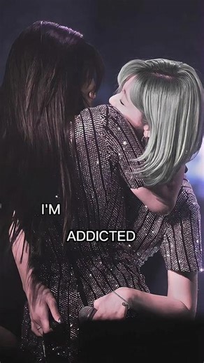 Nayeon and Jeongyeon Kiss in Concert - TWICE 2yeon Moment