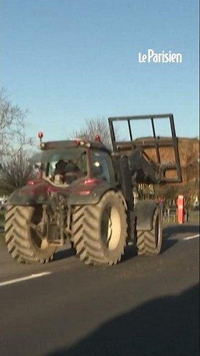 Des agriculteurs bloquent l'A64 au sud de Toulouse