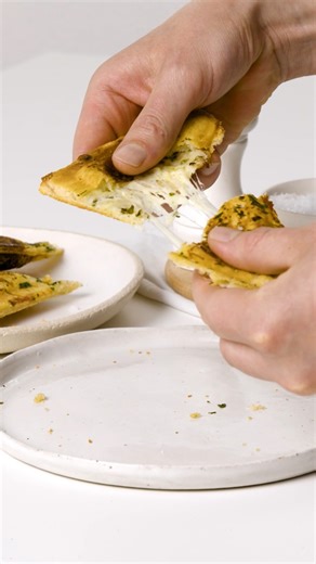 27K views · 86 reactions | These jaffles have a gorgeous, golden-brown exterior, with a delicious garlic cheese centre, just waiting to be pulled. 襤 Get the recipe at the link in our bio or Google “Taste Cheesy garlic bread jaffles”.⁠ Recipe by @amira_georgy_ #jaffle #easyrecipes #sandwichesofinstagram #garlicbread #cheeselover | Taste.com.au | Facebook