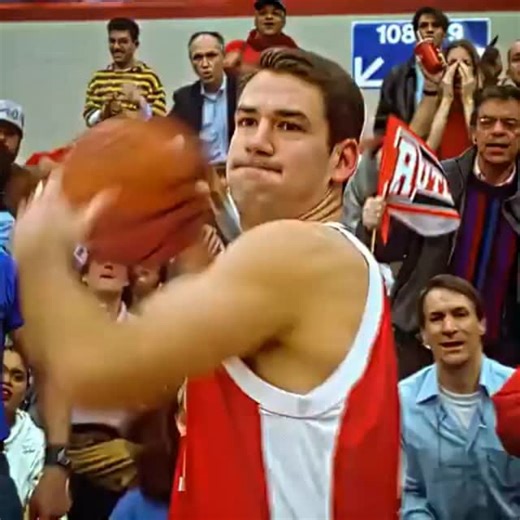 Aiglem Studio on Instagram: "When your science project decides to join the basketball team. The legendary Flubber in action! We miss Robin Williams. ❤️ #Flubber #RobinWilliams #90sMovies #Nostalgia #ComedyClassic #Basketball"