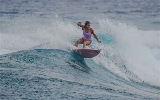 Giulia Manfrini, cosa sappiamo sulla morte della surfista uccisa da un pesce in Indonesia