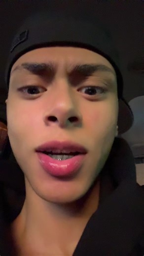 فيديوهات أنشأها 🥶🧊 (@covyyyyy) باستخدام original sound - Crow photographer studio