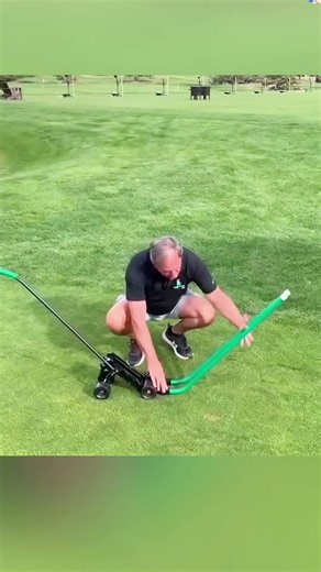 How This Machine Collects Golf Balls Automatically