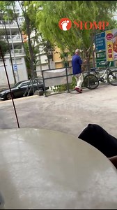 Stomper Anonymous saw a man feeding birds bread at Kimly Coffeeshop in Woodlands. 🍞🦅 Feeding wildlife is an offence under the Wildlife Act. Got a story to share? WhatsApp us at 9384 3761! | Stomp