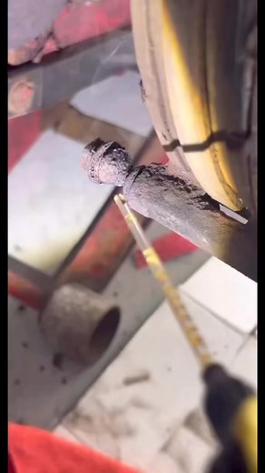 Next time 🫵🏼 perform a brake replacement and run into a stuck slide pin and heat isn’t enough, TRY THIS !!! 😅 #MobileMechanic #brakes #brakepads #brakerepair #autorepair #mechaniclife #fixit #automotive #mobilemechanic #hot #repair #mechanicsoftiktok #carcaretips #mechanichacks #tipsandtricks #howtotiktok #howto | My Mobile Mechanic / Auto Repair & Brake Replacement.