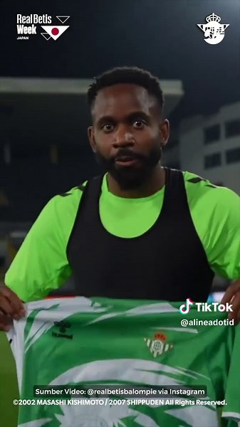 Klub LaLiga Real Betis resmi merilis jersey edisi spesial Naruto yang siap jadi buruan para kolektor dan fans anime! Jersey eksklusif ini hanya tersedia 845 unit dan dijual terbatas di Uni Eropa, Norwegia, Islandia, Liechtenstein, serta Swiss. Jersey ini menampilkan karakter utama Uzumaki Naruto dengan desain unik di bagian depan dan belakang. Pada bagian depan, Naruto terlihat tersenyum dan mengepalkan tangan, sementara di belakang, ia melakukan segel tangan khasnya. Tak hanya itu, logo Naruto 