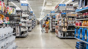 Walmart's $25 Memorial Day beach essential is a perfect dupe for $90 Bogg bag