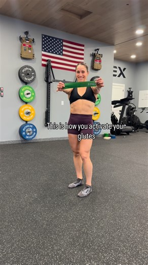 Kristi O’Connell on Instagram: "The banded toe step back is one of my favorite warm ups because it actually turns on what you’re about to use. This drill shifts the work into your glutes and hamstrings, teaches your body to hinge instead of dumping into your knees or low back, and preps your hips and feet for single leg work. If you tend to feel everything in your knees or low back, this is especially for you. Start by placing the band under the front big toe, ideally barefoot or in socks. Press