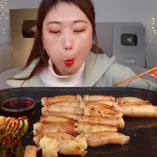 ASMR Chunky Beef Intestines & Green Onion Kimchi Mukbang | Rajni Parihar