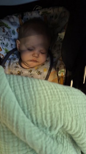 Toddler in swimming lessons. Baby asleep in the pram. This is what winning looks like ✌️ Thanks LullaBump  #PramNap #BabySleepHack #MumOfTwo #LullaBump #ParentingWin #MumHack #LullaBump #NapWin #TwoKidsChaos #mumlife #SleepingBaby #TheJuggleOfTwo | Lulla Bump | Facebook