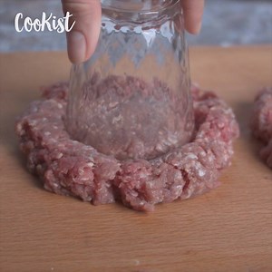 3.9M views · 16K reactions | If you love juicy burgers you will ADORE these 3 amazing recipes! | Cookist Wow | Facebook