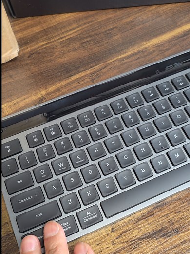 Exploring the JLAB Epic Keyboard: A Tech Review