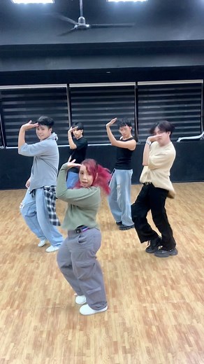 Kpop Class Session w coach Julienne #NextLevel by aespa Thank you @pastyellowwwww and Ace Dance Studio for the opportunity to dance with you! ✨Join their classes now! Visit their Dance Studio and Social Media accounts for more info! 🫶🏻#gmni_officialph #aespa #kpopclass #kpop #dance | GEM&I