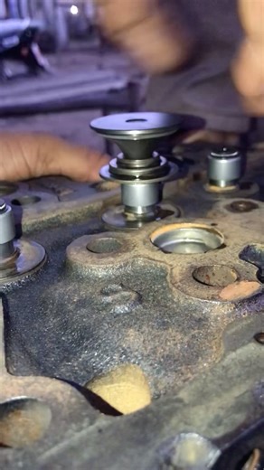 Diesel Engine Head Refurbishment: Fitting & Assembly #viral #ytshorts #mechanic