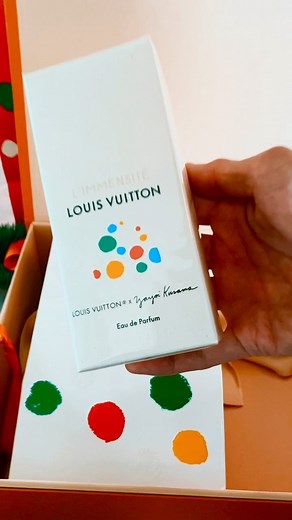 CHUANDO TAN 陈传多 on Instagram: "Launching in January 2023, the new @LouisVuitton x Yayoi Kusama Collection will bring the artist’s emblematic motifs to the Maison’s creations. #LVxYayoiKusama #LouisVuitton"