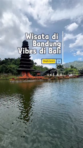 sitteu | place to go review on Instagram: "Tempat wisata yang satu ini bikin lupa kalau masih si Bandung , konsepnya unik banget nuansa nya beneran kaya di Bedugul Bali , Tiket masuknya sangat terjangkau cuma bayar Weekday : 20.000 Weekend : 25.000 bisa di tukar ke minuman Yuk liburan bareng keluarga ke 📍 Taman Lembah Dewata Lembang #wisatalembang #tamanlembahdewata #placetogobandung"
