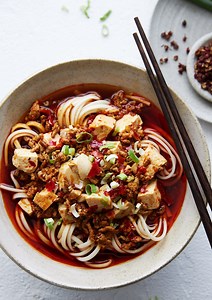 14K views · 738 reactions | Spicy Pork Mapo Tofu… it’s spicy, tongue-numbing but sooo deliciously worth the heat! Get the recipe: https://www.marionskitchen.com/mapo-tofu-noodles/ | Marion Grasby | Facebook