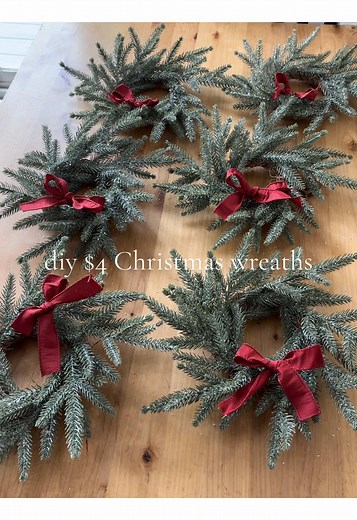 Cute DIY $4 Christmas Wreaths Tutorial