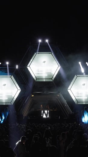 Neonlight’s Let It Roll OA 2025 set premieres today at 7 PM. Festival energy captured in one powerful set. Turn on notifications and be ready when it goes live. #dnbportal #neonlight #letitrolloa #drumandbass #dnb