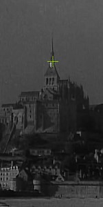 Alors que le 16 octobre 708 marque l’anniversaire de la fondation du sanctuaire du mont Saint-Michel, retour à l'année 1947, au lendemain de la Seconde Guerre mondiale, quand les fidèles reprenaient la procession jusqu'à l'abbaye pour fêter l'apparition de Saint-Michel sur le rocher ✨ | GEO France